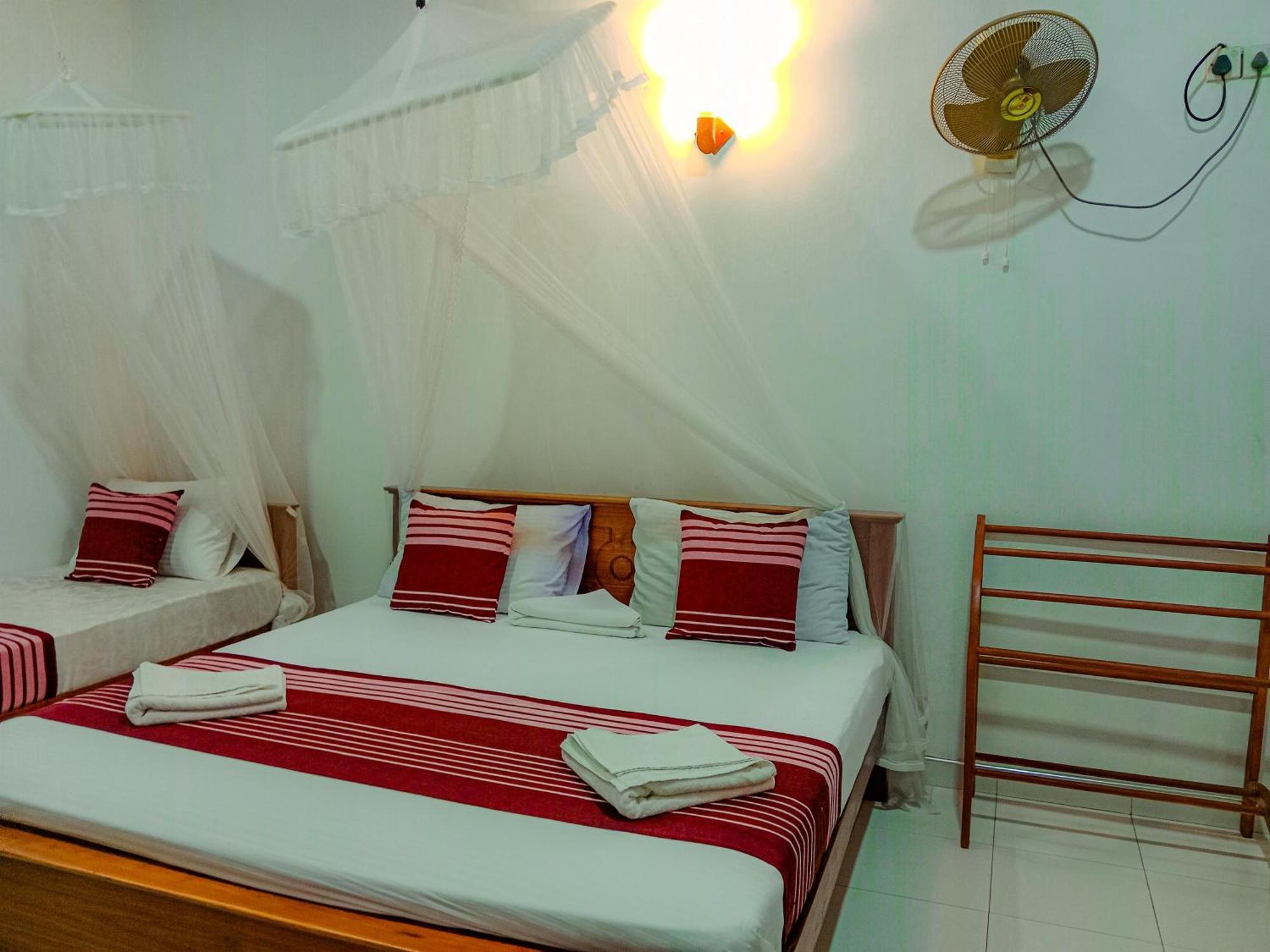 Sigiriya Peacock Homestay Exteriör bild