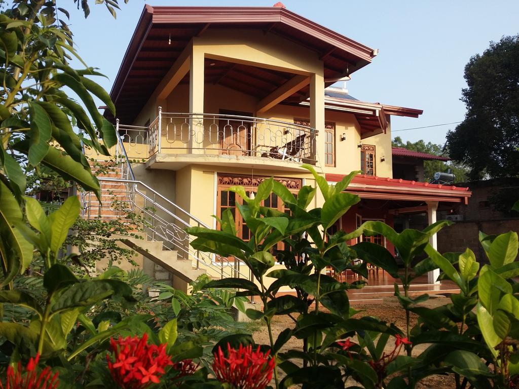 Sigiriya Peacock Homestay Exteriör bild
